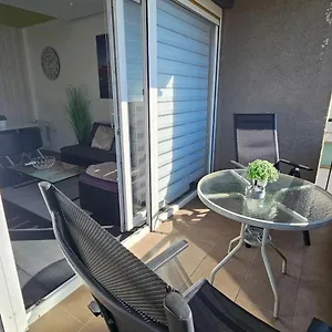  Appartamento Guver Balcony & Garage